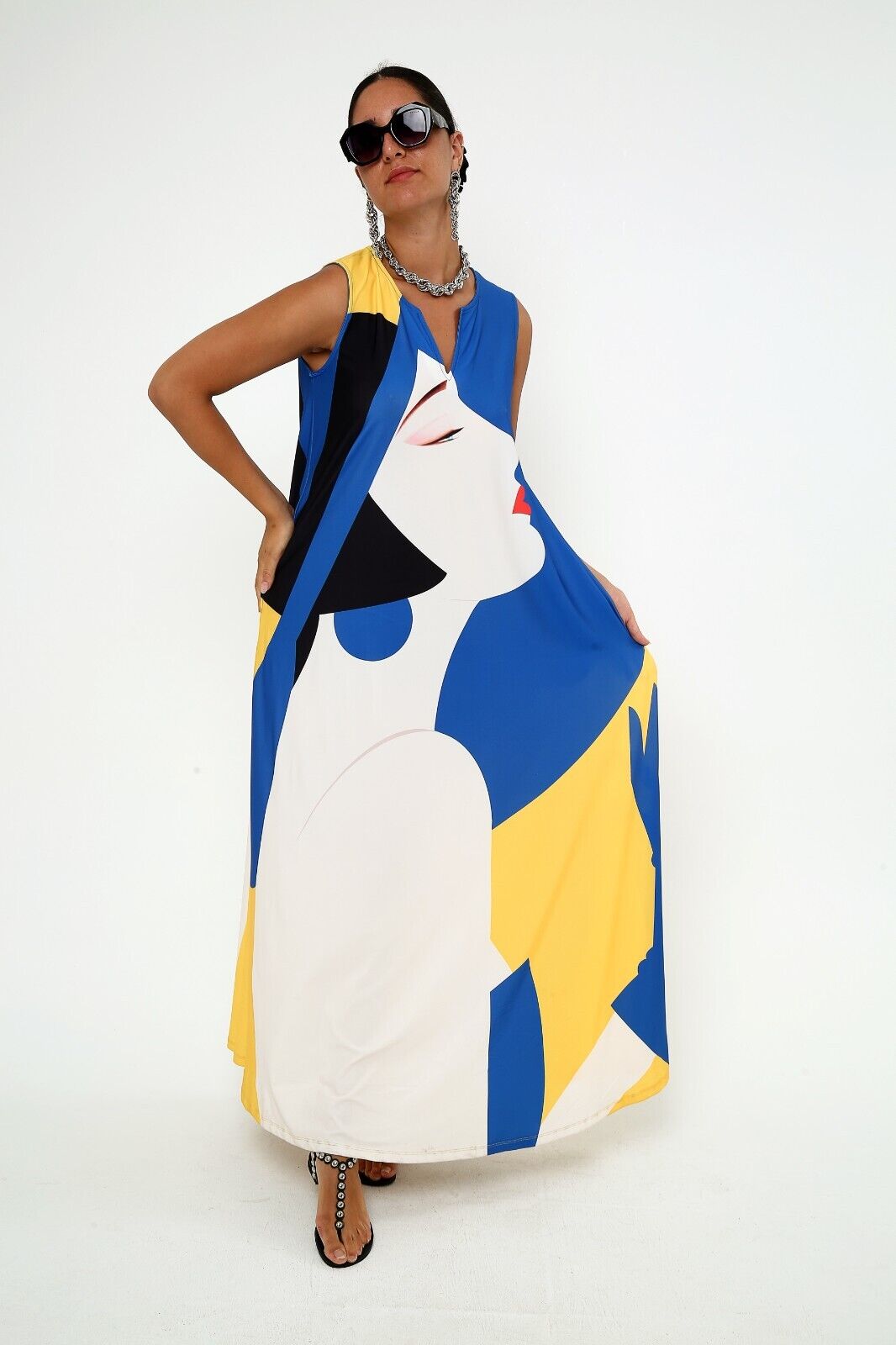 Women's Artistic Silhouette Viscose Blue and White Maxi Dress With Pocket M