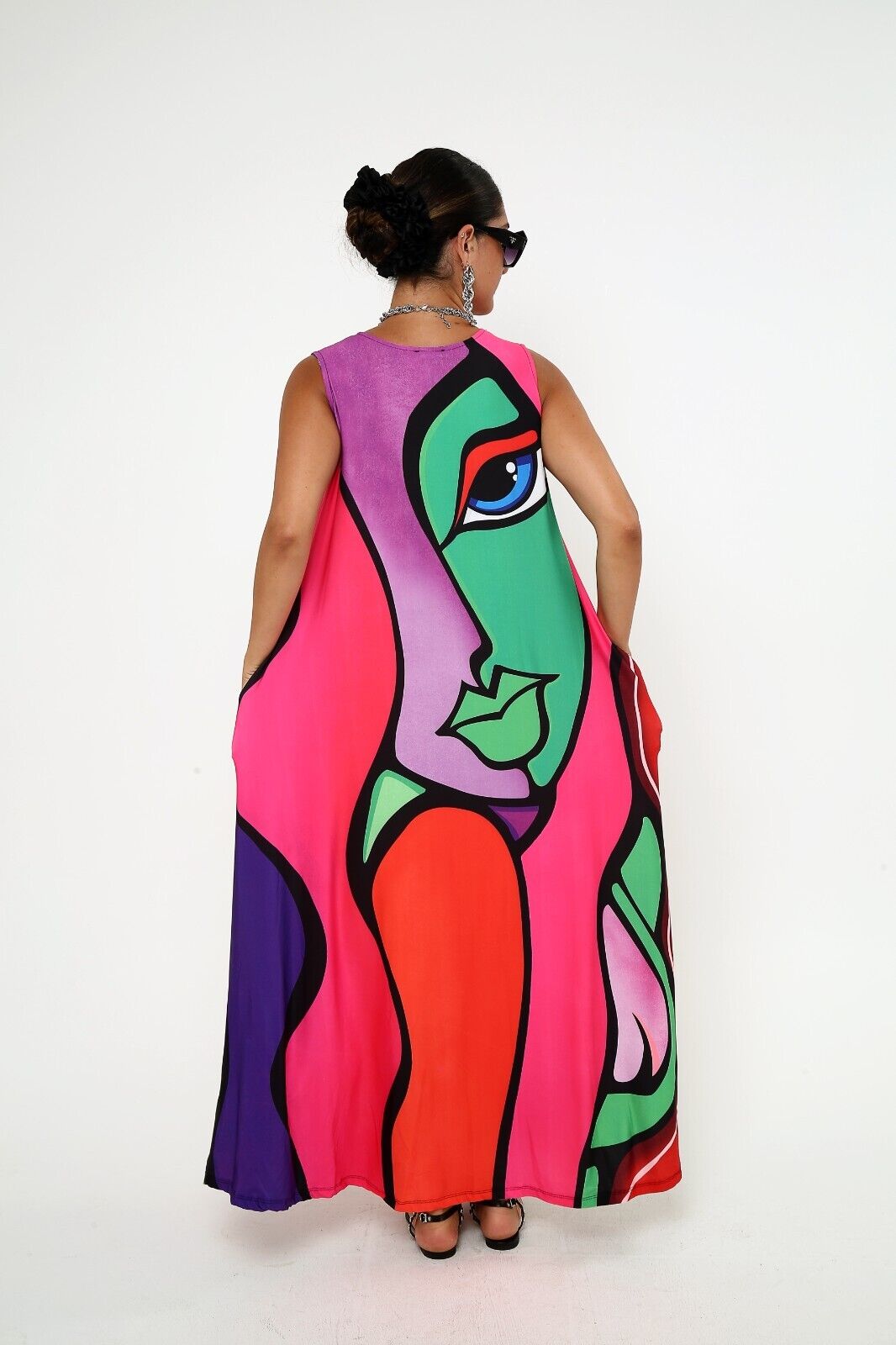 Women's Bold Abstract Face Art Viscose Sleeveless Maxi Dress With Pocket