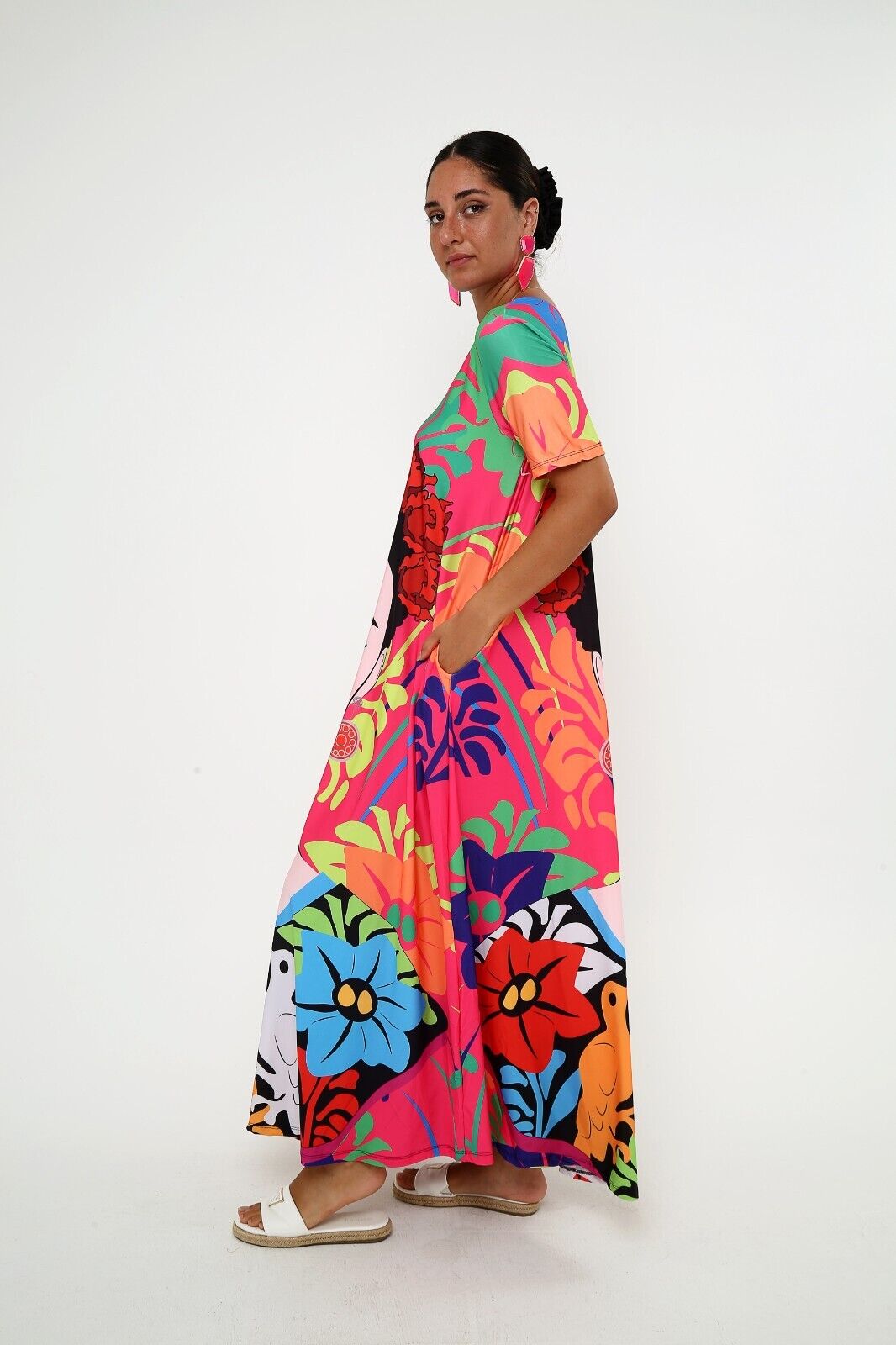 Women's Vibrant Frida Kahlo Maxi Dress with Bold Floral Design