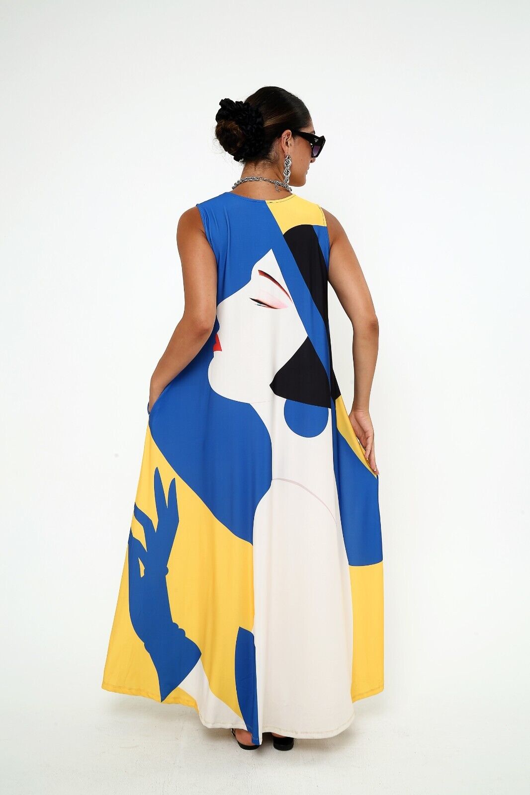 Women's Artistic Silhouette Viscose Blue and White Maxi Dress With Pocket M