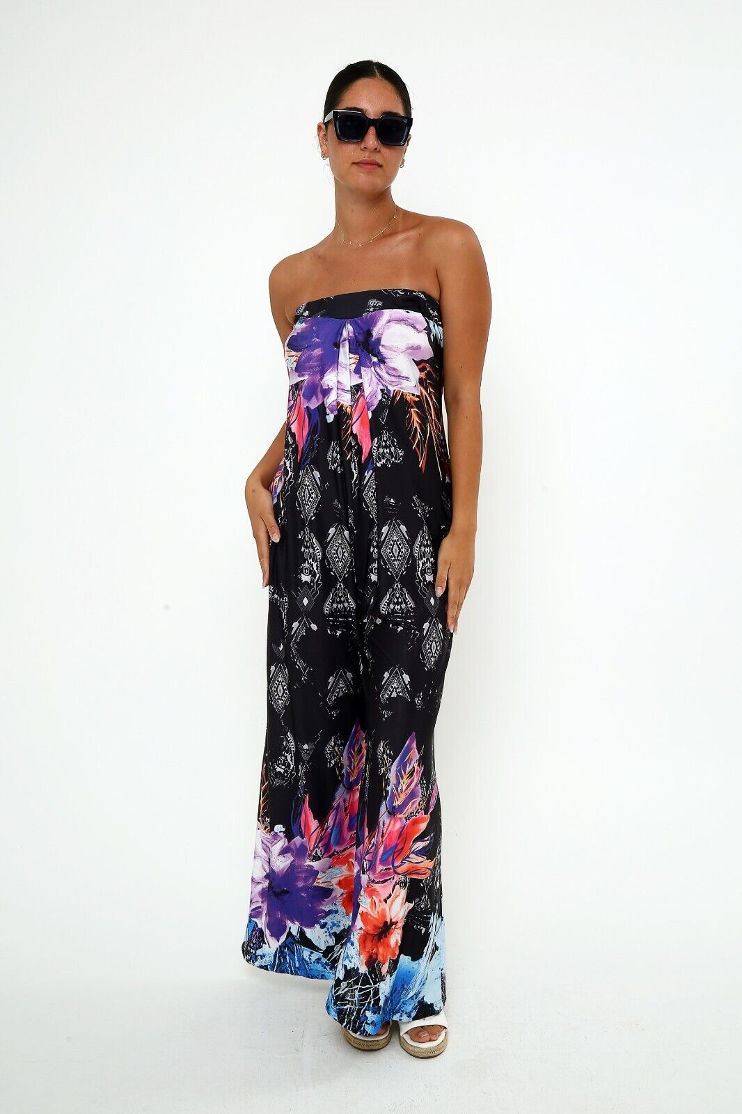 Women's Tropical Strapless Wide-Leg Jumpsuit - Vibrant Floral & Feather Print
