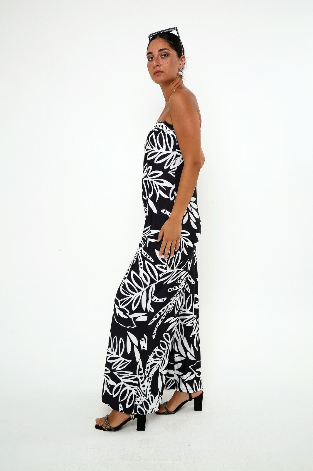 Women's Black & White Tropical Print Strapless Jumpsuit - Wide-Leg Viscose
