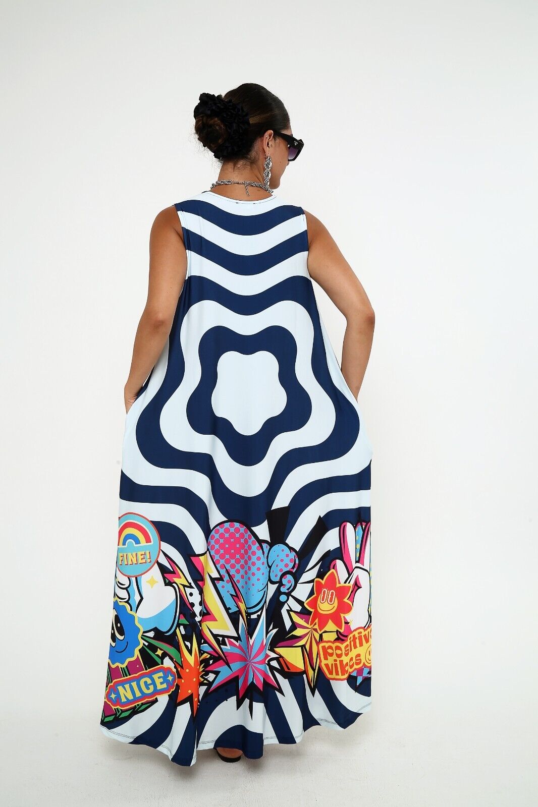 Women's Pop Art Vibes Viscose Sleeveless Maxi Dress With Pocket