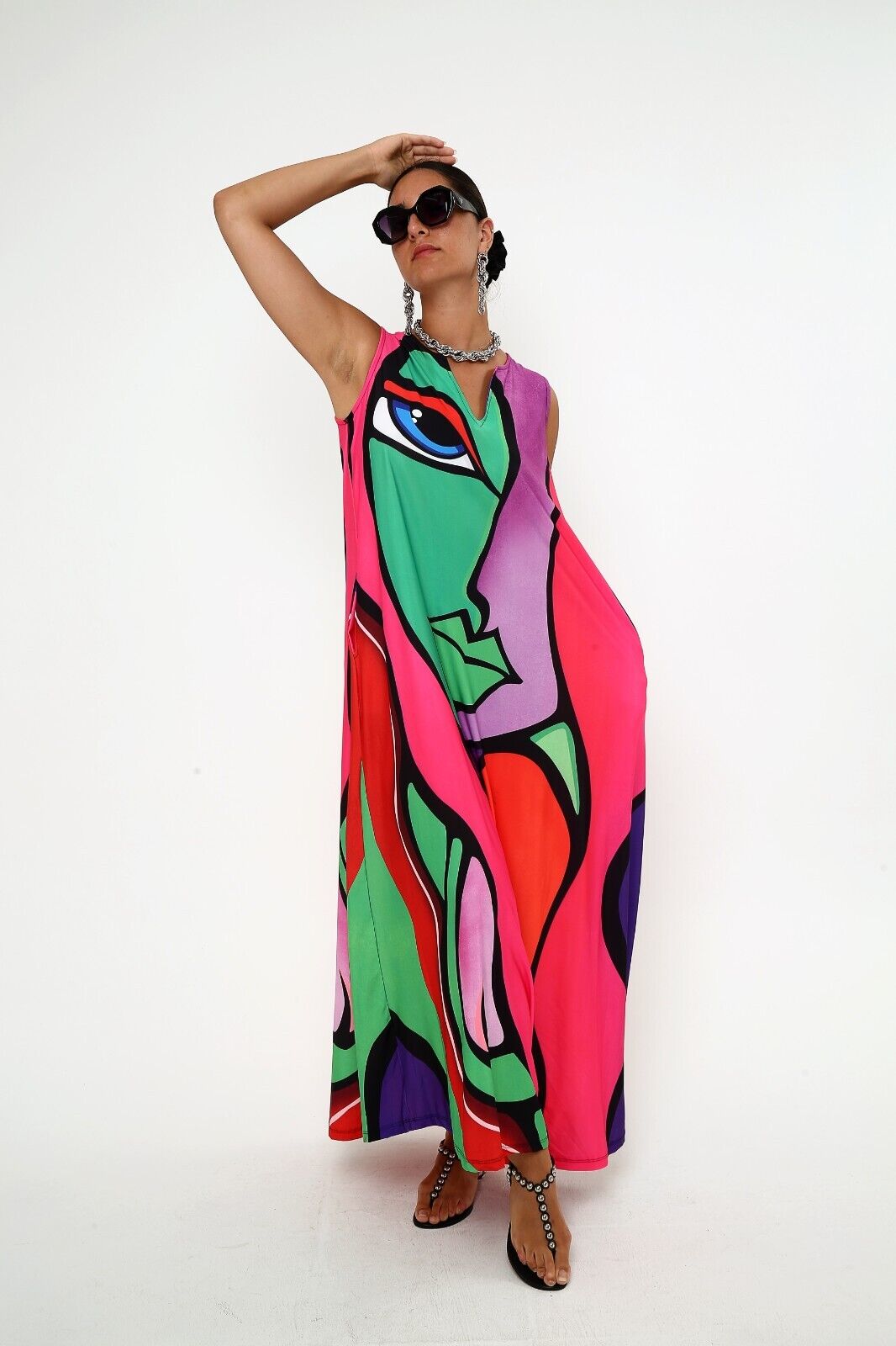 Women's Bold Abstract Face Art Viscose Sleeveless Maxi Dress With Pocket