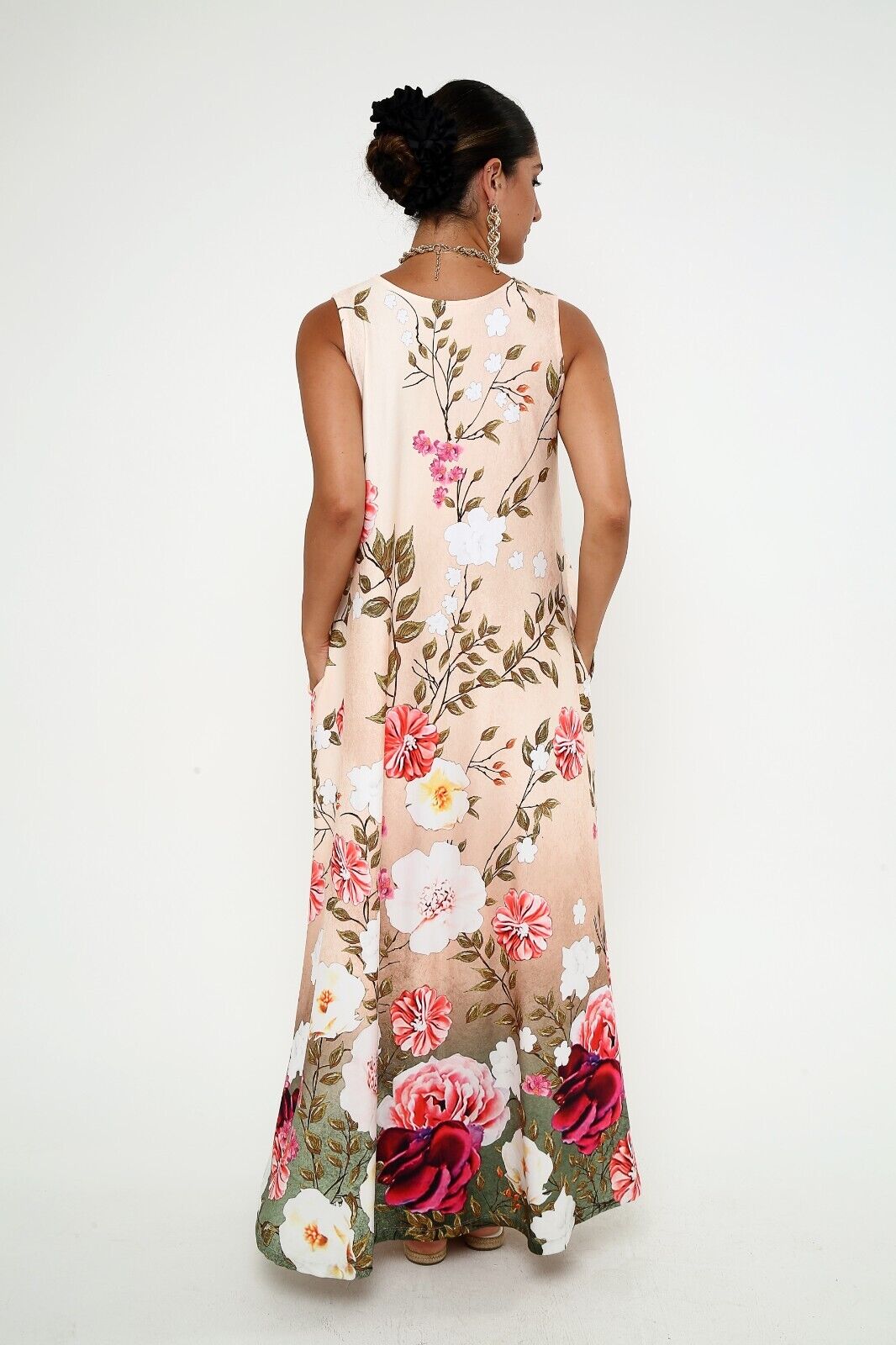 Women's Blush Floral Elegance Viscose Sleeveless Beige Maxi Dress With Pocket