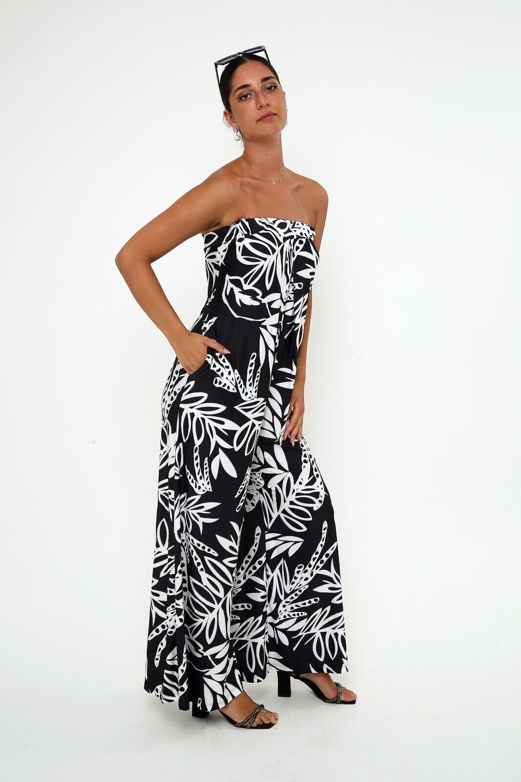 Women's Black & White Tropical Print Strapless Jumpsuit - Wide-Leg Viscose
